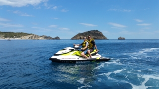 Renta jet ski con licencia desde Bahía Jávea 4h