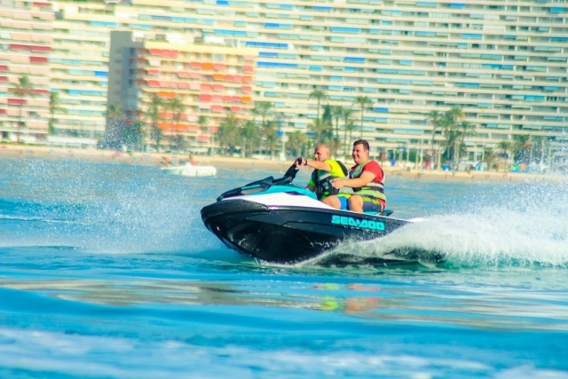 A bordo de una jet ski en Cullera