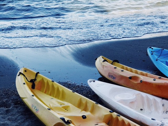 Kayak a Cala Rocosa + spa + paella en Playa Xeraco
