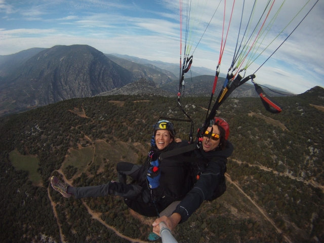 Hiking/Raquetas y vuelo en parapenle en el Pirineo