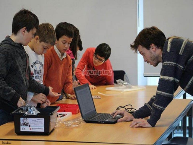 Monitores expertos en programación y robótica Monitores expertos en programación y robótica