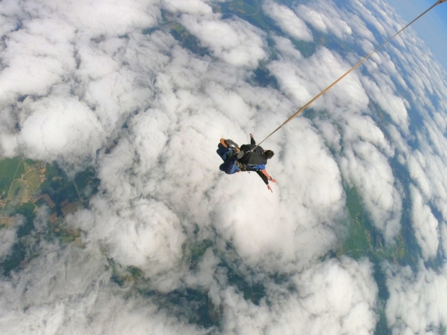 Vuelo de paracaidismo en Lasclaveries