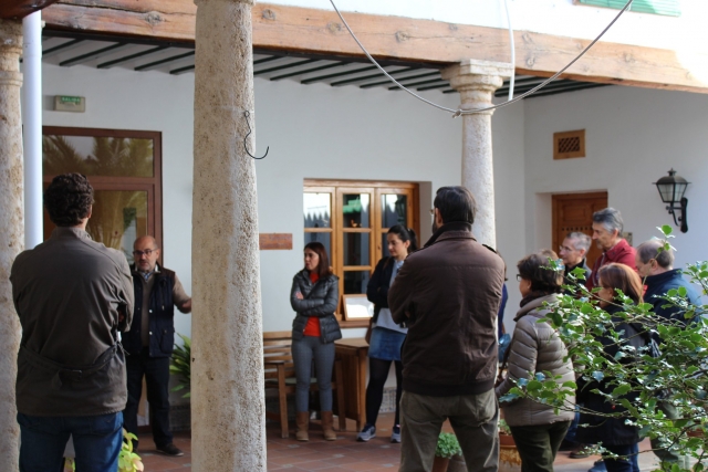 Visitando la bodega con los duenos