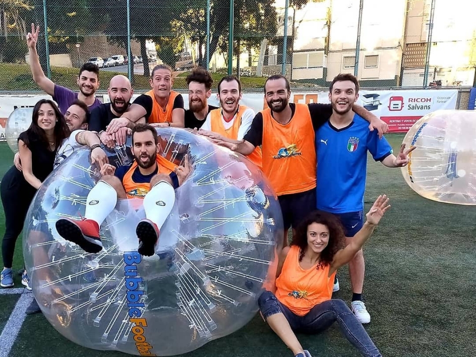 Fútbol burbuja con amigos Fútbol burbuja con amigos