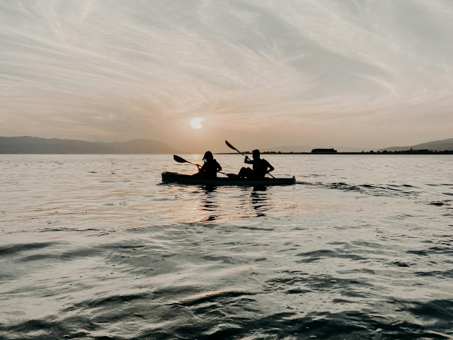 Renta de kayak doble en Playa Los Álamos, 1h