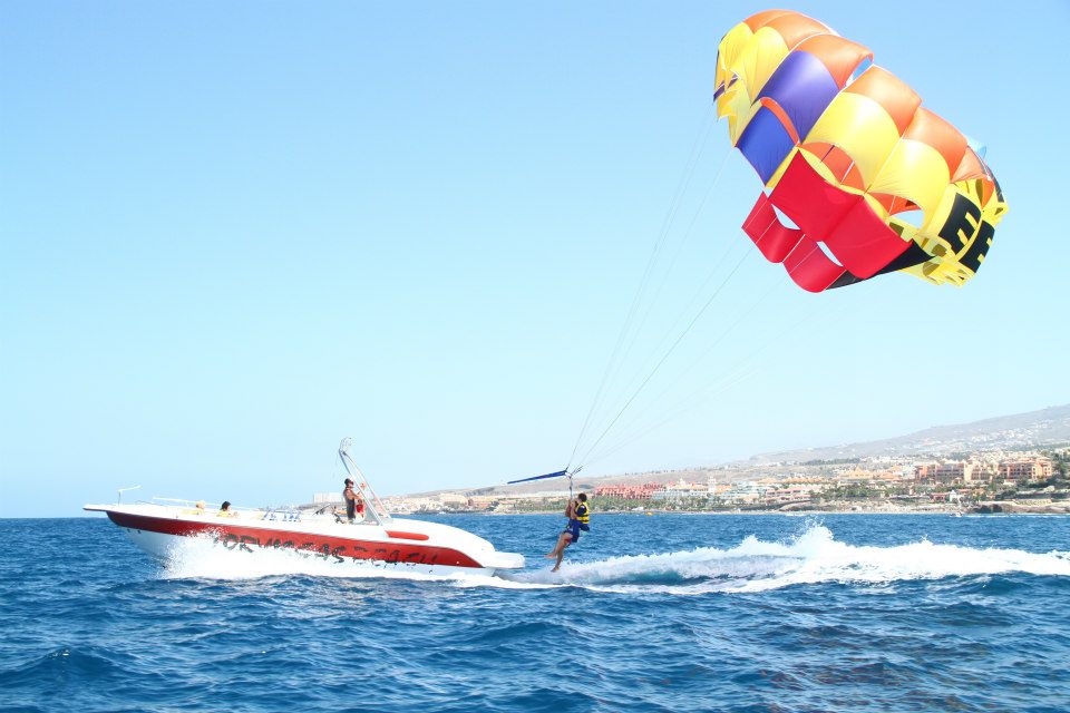le atreves a hacer parasailing le atreves a hacer parasailing