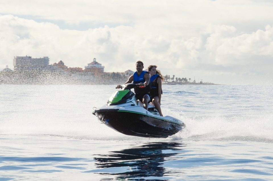 Experiencia con jet skis en Puerto de Colón Experiencia con jet skis en Puerto de Colón