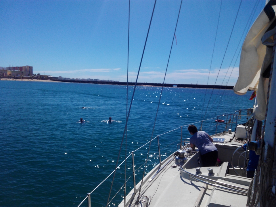 Baño junto al barco