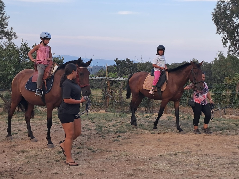 Paseo a caballo por el Presa de Darnius