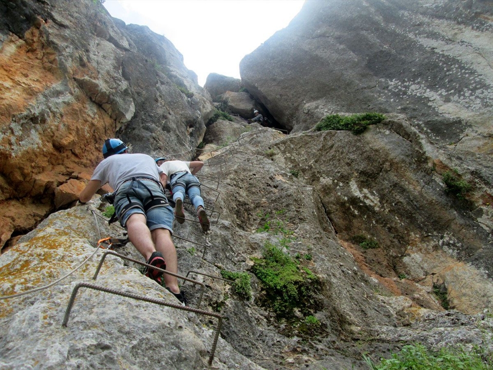 Subiendo en las grapas de Fuenle Gorda
