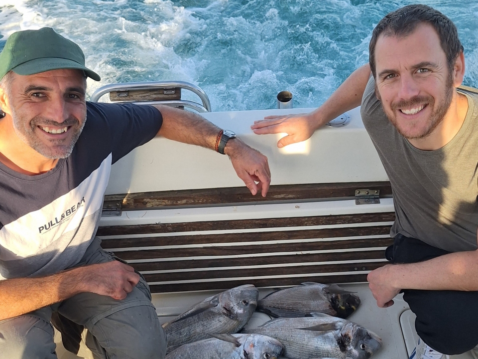 Disfruta con amigos de un día de pesca
