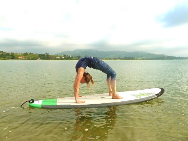 SUP Yoga en playa de los Rodiles 1 hora