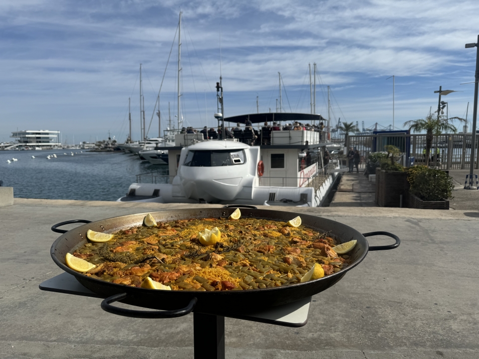 Paella valenciana Paella valenciana