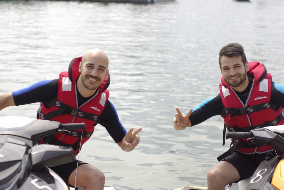 Paseo en jetski con los amigos