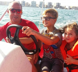 Rentar un barco sin licencia Torrevieja 1 día