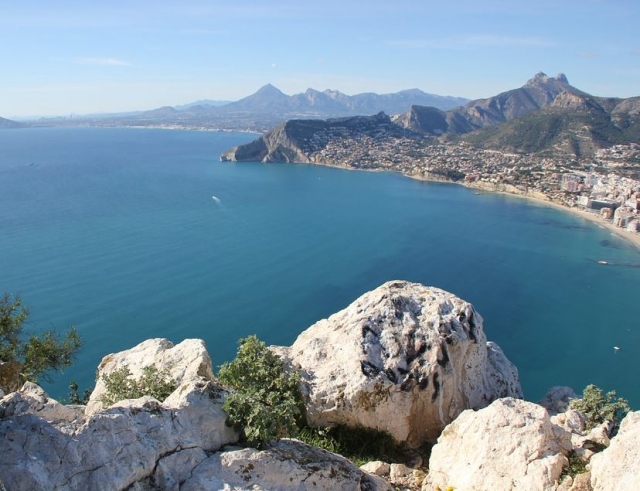 Vistas de Calpe desde las rocas