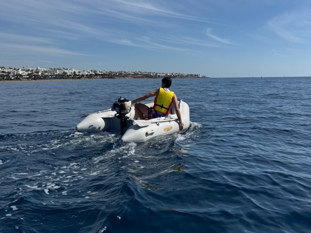 Rentar lancha sin titulación en La Graciosa, 8h