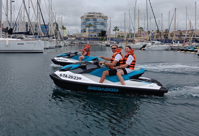 Disfrutando con las jet ski