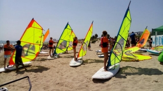 Renta material windsurf en Gandía bono 10 horas
