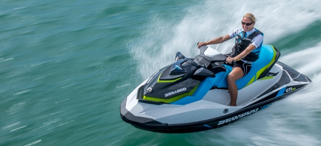 Maneja una jet ski