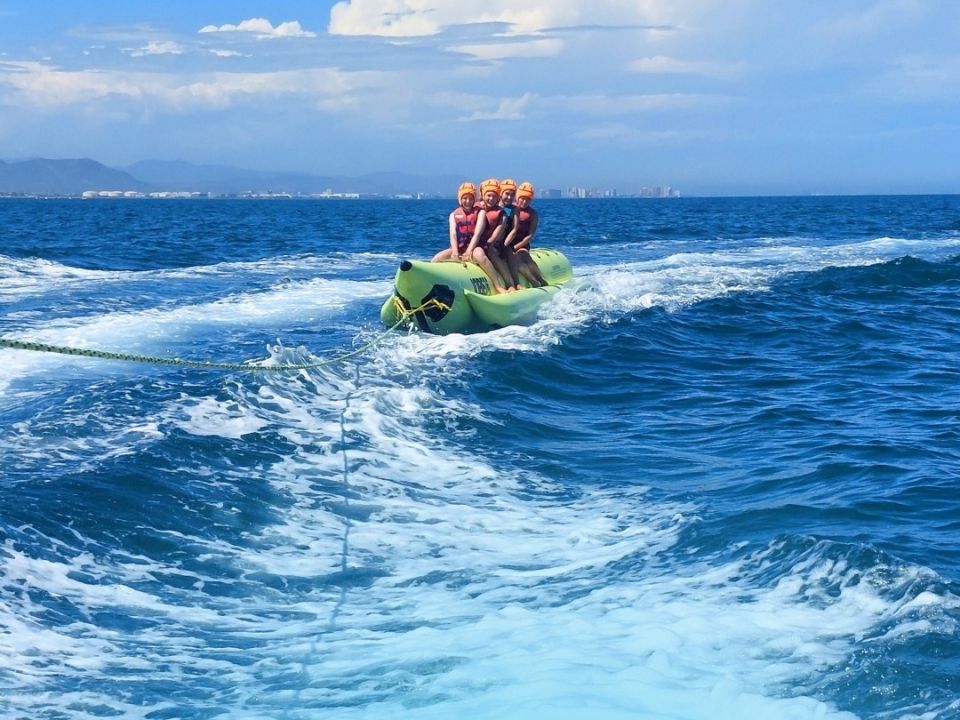 Disfrutando de una sesion de banana boat