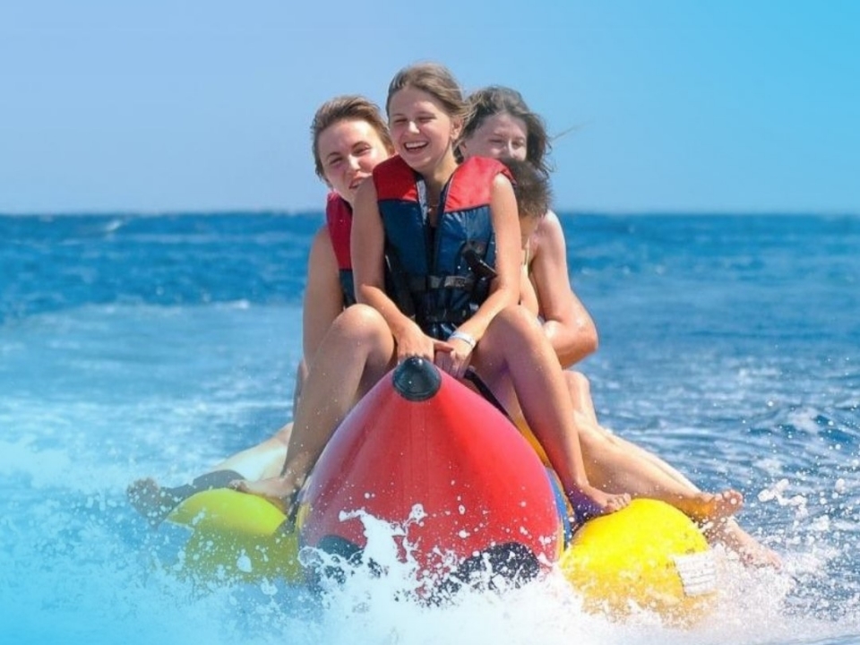 Emocionante viaje en banana boat