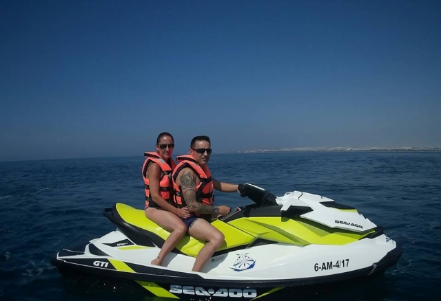 Paseo en jet ski en pareja