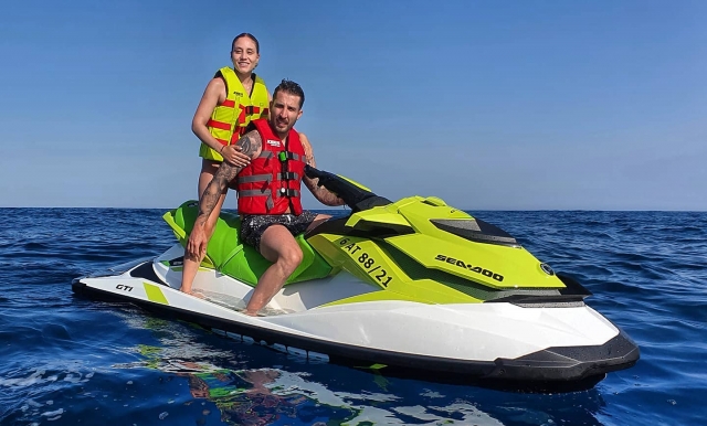 Divertida ruta en pareja con la jet ski