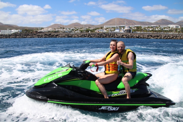 Jet skis biplaza en Puerto del Carmen