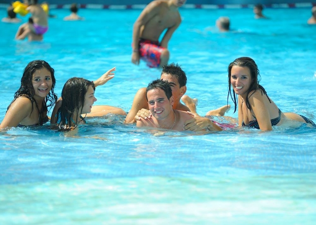 Amigos en el agua