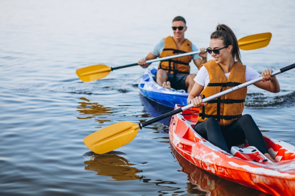 A bordo de un kayak biplaza