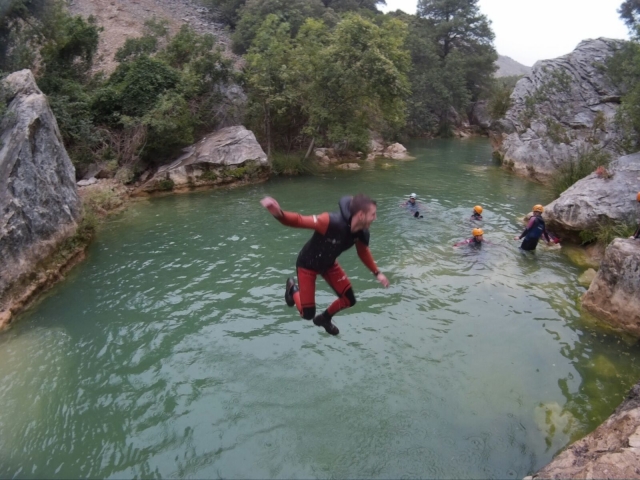 Saltando al agua
