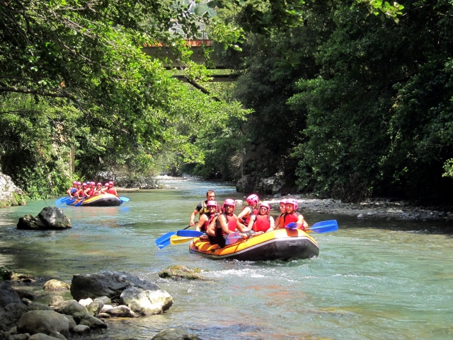 Rafting entre los Mallo de Riglos