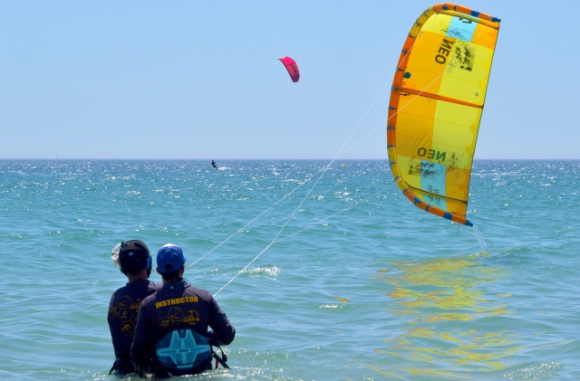 Clase de kitesurf para principiantes en Tarifa 3h