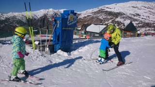 Clases de ski grupales para niños Valle de Arán