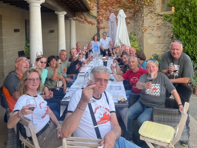 Camarra de vinos en grupo
