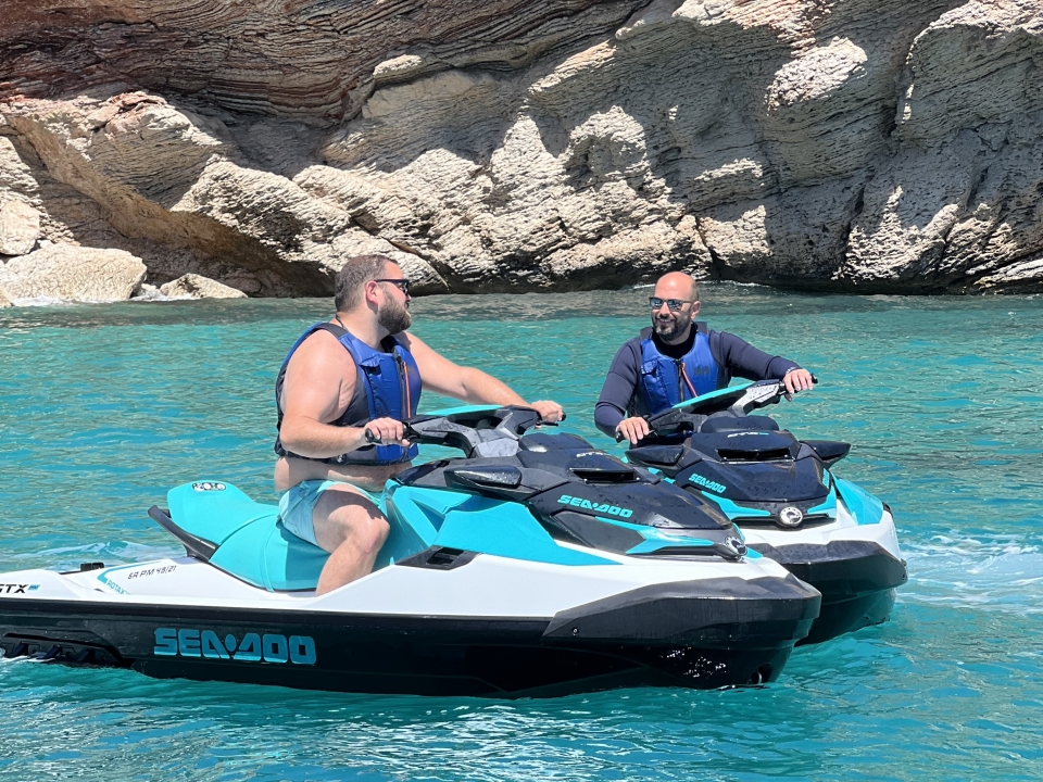 Haciendo una curva en el agua