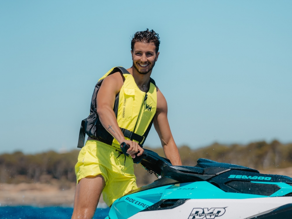 Ruta en jetski hacia Cala Llamps Ruta en jetski hacia Cala Llamps