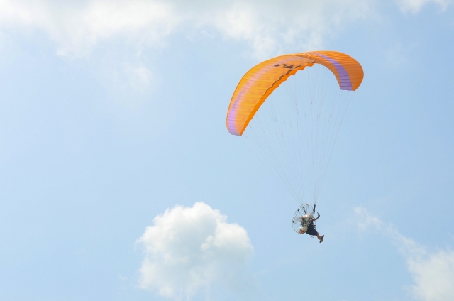 Paramotor en Alarilla y villanueva 15-18 minutos