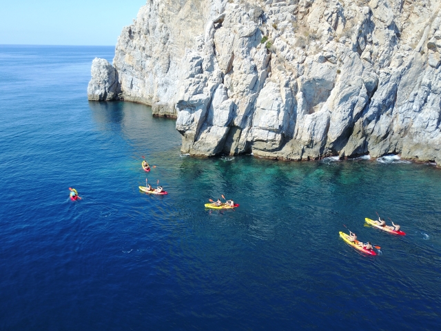 Ruta en kayak por los acantilados