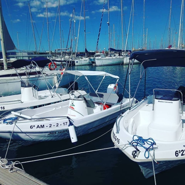 Renta barco Galia 450 en Valencia