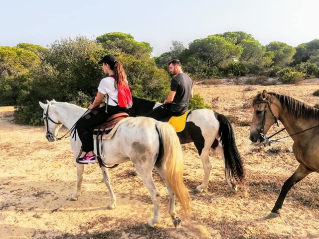 Recorriendo Chiclana a caballo
