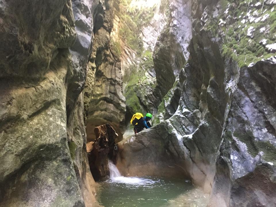Pasos acuáticos en cañón de Arteta