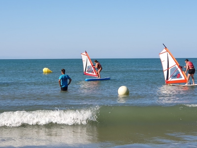 practicando windsurf practicando windsurf