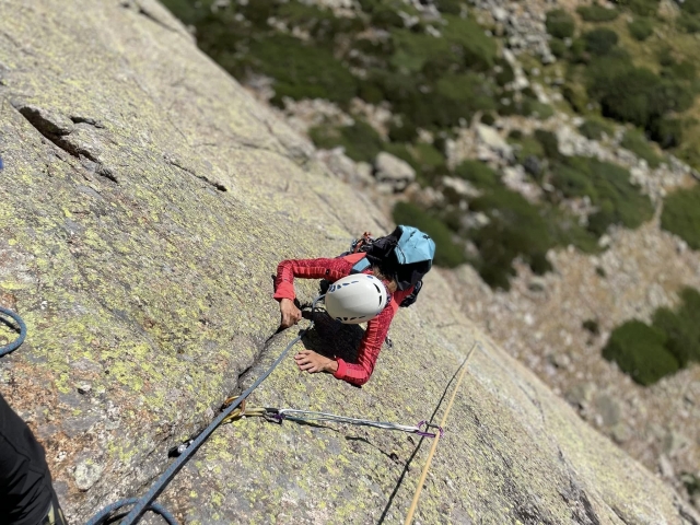 Adrentrándose en la escaladade escalada