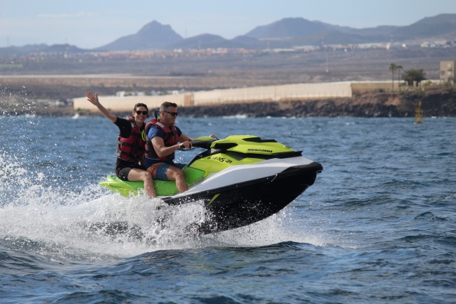Ruta jetski individual a la Costa del Silencio, 1h
