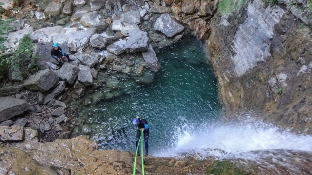 Descenso de la pared del cañón