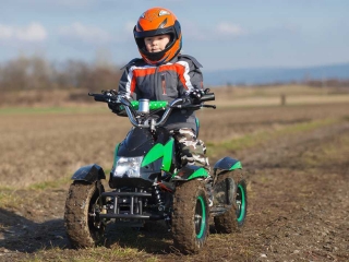 Circuito de cuatrimoto infantil en Sort 15 minutos