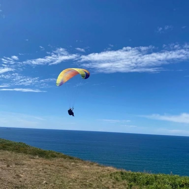 Paseo en parapente por la costa Paseo en parapente por la costa