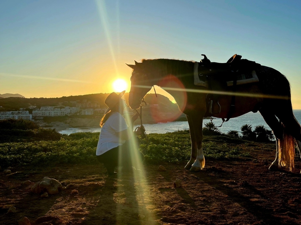 Disfruta de una cabalgamarra por el entorno balear Disfruta de una cabalgamarra por el entorno balear